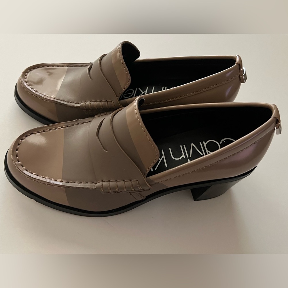 New Calvin Klein blocked heel - great work- weekend pumps. Genuine Leather.